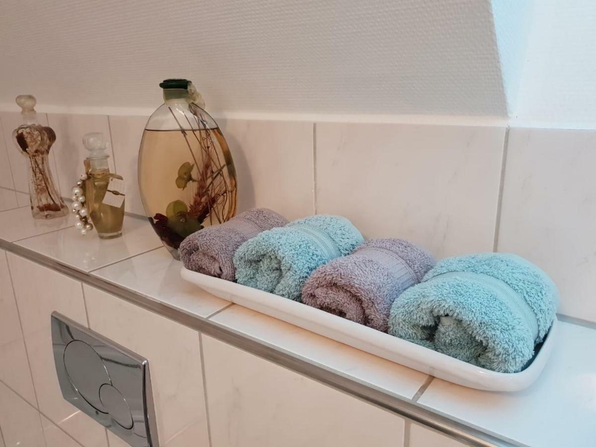 Gemuetliches Zimmer Mit Eigenem Bad/Wc/Kueche Kassel Exterior foto